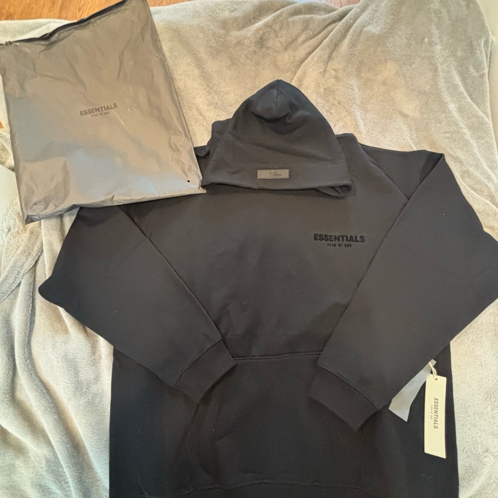 Essentials Men's Hoodie in Black